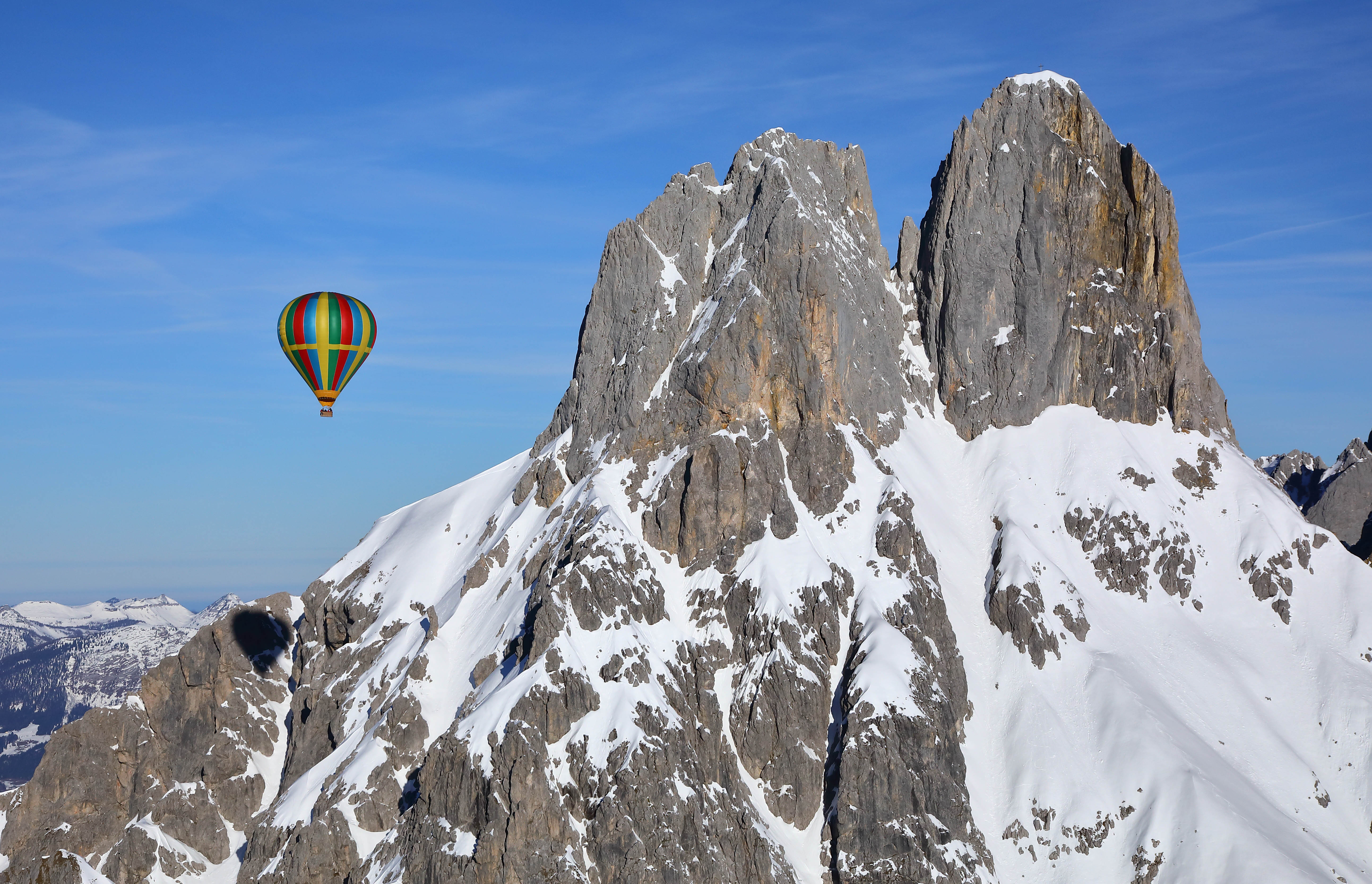 Auch der 2458 Meter hohe Gipfel der Bischofsmütze wird von den Ballons angesteuert